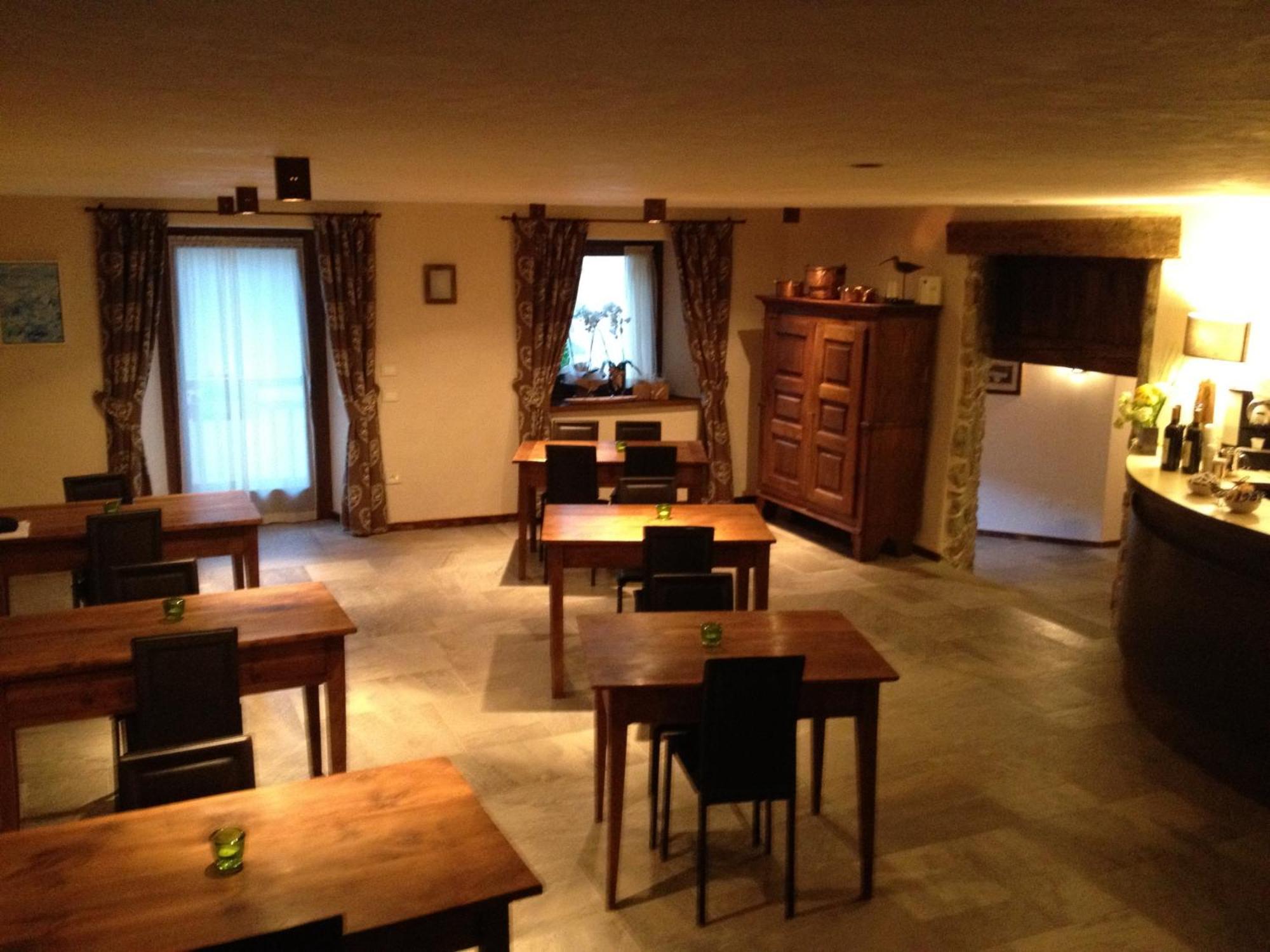 Le Petit Relais Hotel Valpelline Buitenkant foto