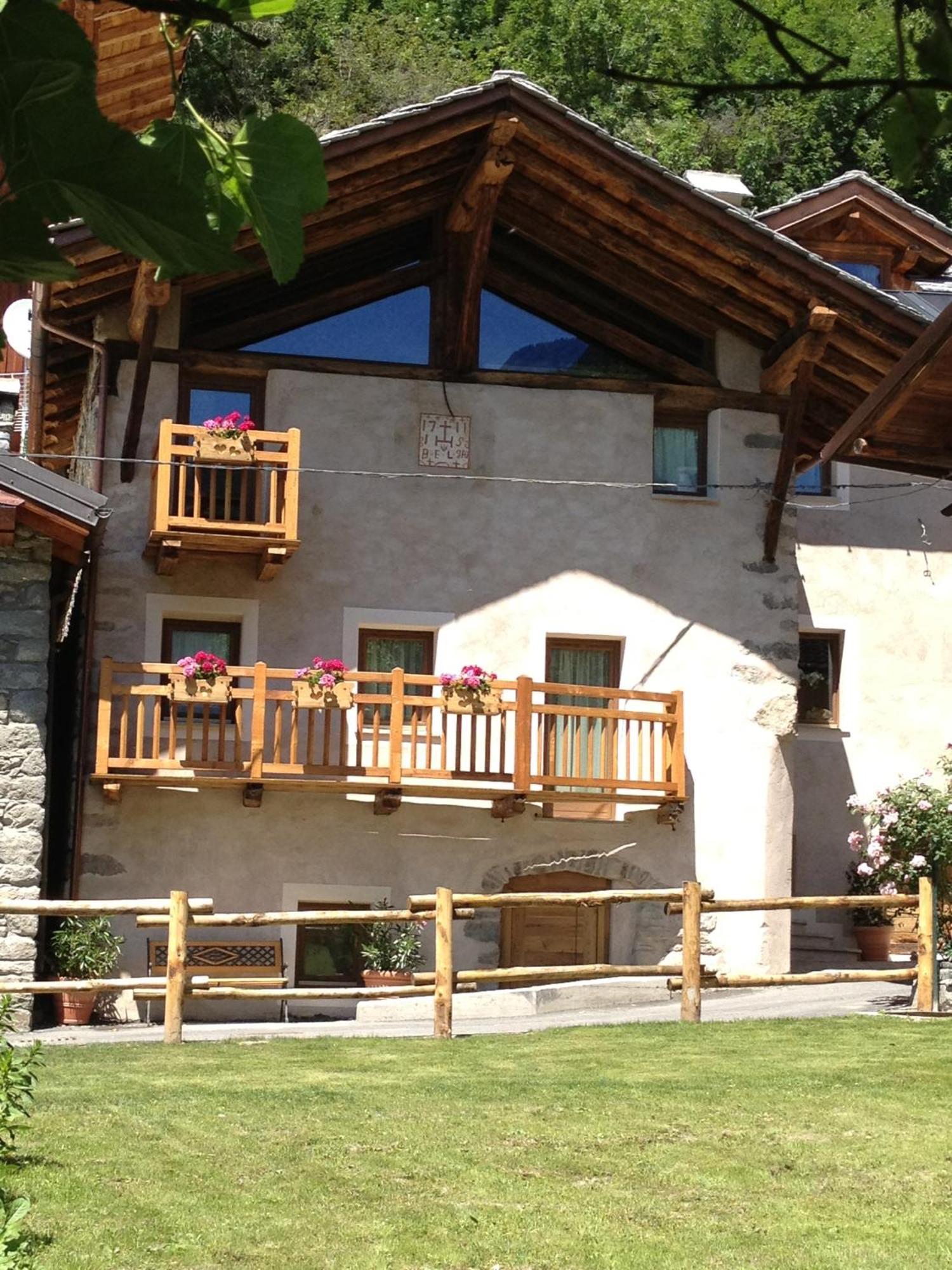 Le Petit Relais Hotel Valpelline Buitenkant foto